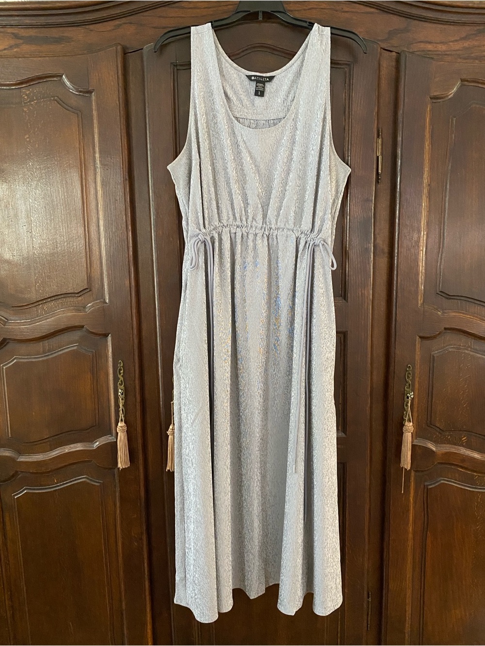 Athleta sleeveless maxi dress w pockets cool textured fabric in gray blue white